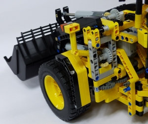Lego Technic 42030 Volvo L350F