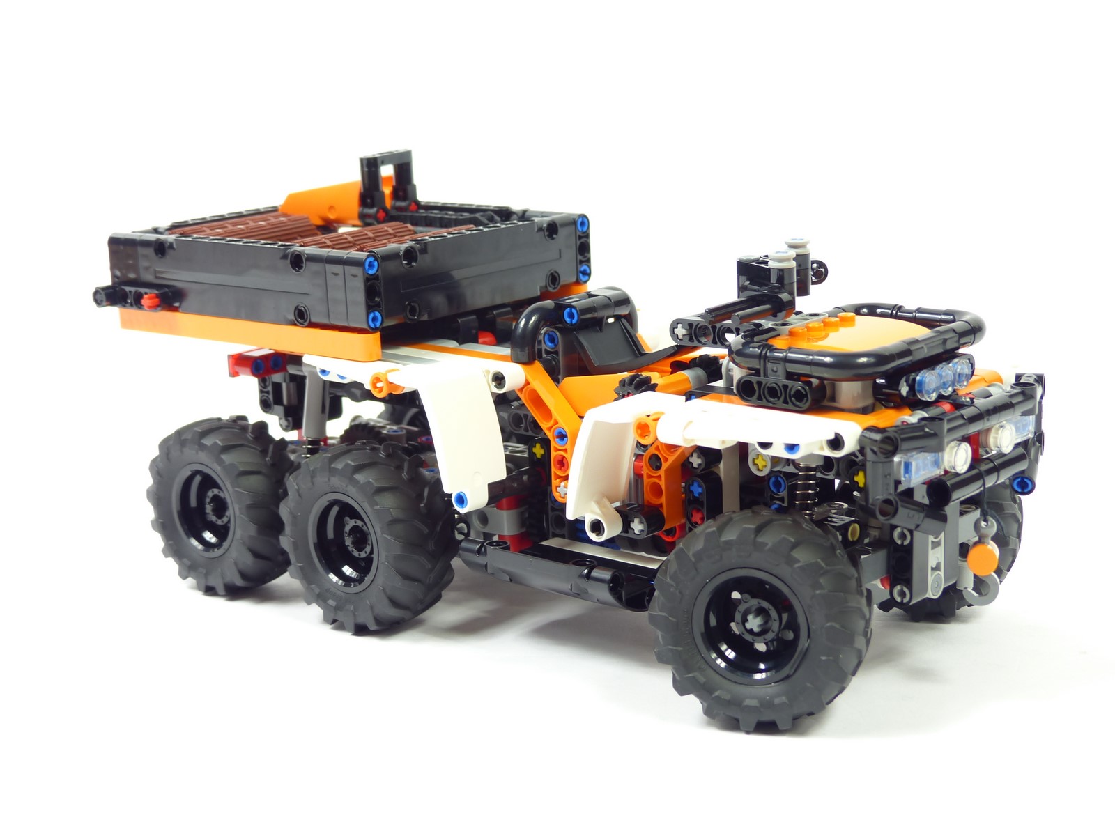 LEGO Technic 42139 pas cher, Le véhicule tout-terrain