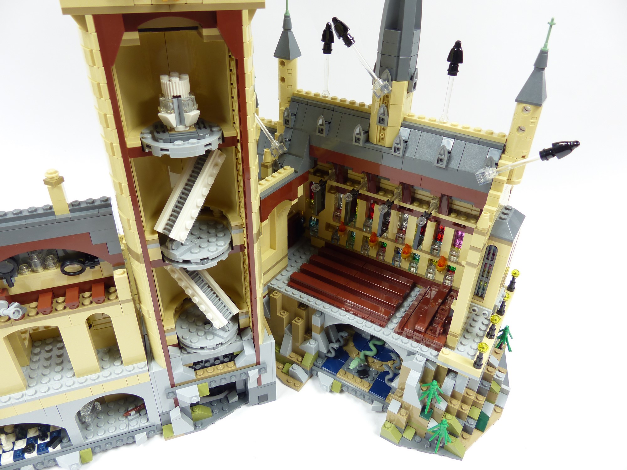 Le Chateau Poudlard LEGO Harry Potter 71043 - bilan d'une construction  épique