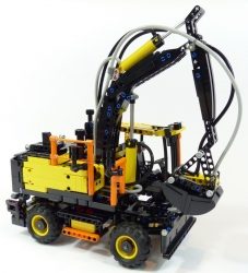 Lego Technic 42053 Pelle sur pneus Volvo EW160E