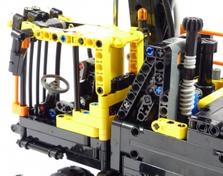 Lego Technic 42053 Pelle sur pneus Volvo EW160E