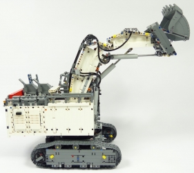 Lego Technic 42100 Excavatrice à chouleur Liebherr R 9800