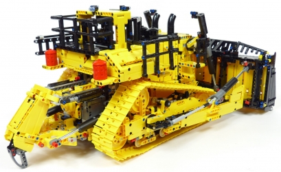 Lego Technic 42131 Bulldozer Caterpillar D11