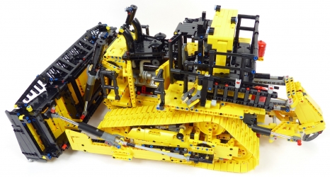 Lego Technic 42131 Bulldozer Caterpillar D11