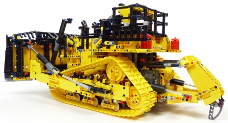 Lego Technic 42131 Bulldozer Caterpillar D11