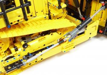 Lego Technic 42131 Bulldozer Caterpillar D11