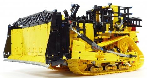 Lego Technic 42131 Bulldozer Caterpillar D11