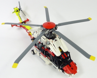 Lego Technic 42145 Helicoptere de secours Airbus H175