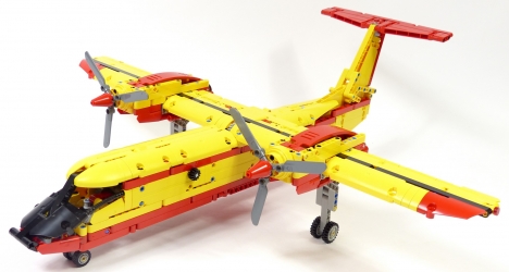 Lego Technic 42152 Avion bombardier eau