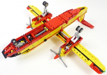 Lego Technic 42152 Avion bombardier eau