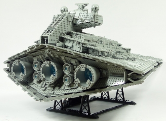 Lego Star Wars UCS 75252 Imperial Star Destroyer