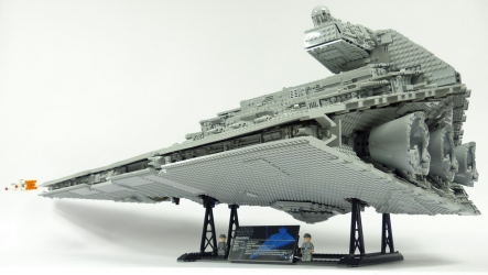 Lego Star Wars UCS 75252 Imperial Star Destroyer