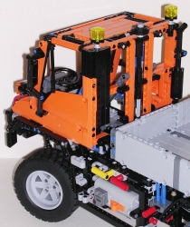 Lego Technic 8110 Mercedes-Benz Unimog U400